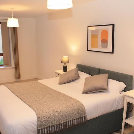 2 Bed 2 Bath Apartment & Parking - Lgw 10Min Drive 克劳利 外观 照片
