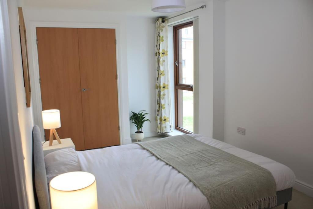 2 Bed 2 Bath Apartment & Parking - Lgw 10Min Drive 克劳利 外观 照片