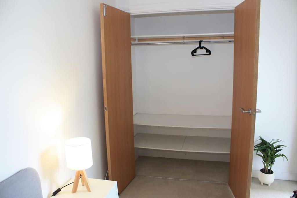 2 Bed 2 Bath Apartment & Parking - Lgw 10Min Drive 克劳利 外观 照片