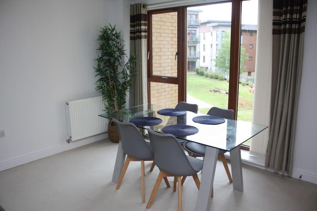 2 Bed 2 Bath Apartment & Parking - Lgw 10Min Drive 克劳利 外观 照片